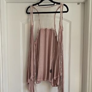 NWOT POL Large Blush/Dusty Rose Lace Detail Top/Vest